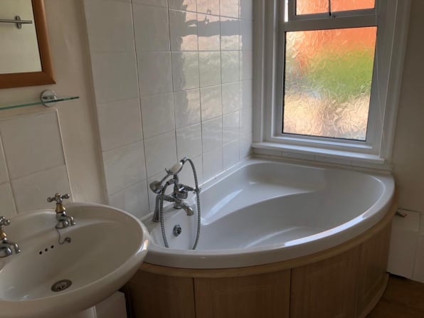 Large bathroom Fennic Property Rentals