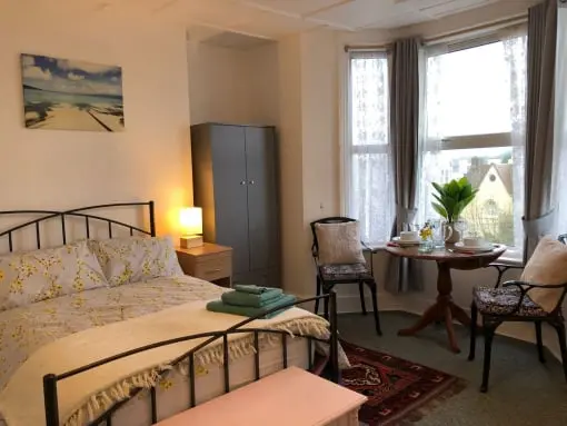 Short term furnished rooms to rent 